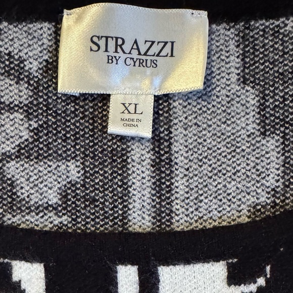 Strazzi by Cyrus Black and White Patterned Sweater NWT - Picture 3 of 10